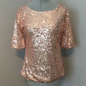 // NEVER WORN ROSE GOLD SEQUIN TOP //